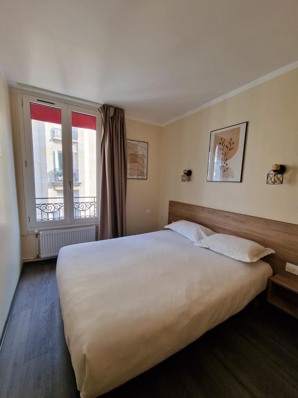 Hotel D'Anjou Levallois-Perret Exteriör bild